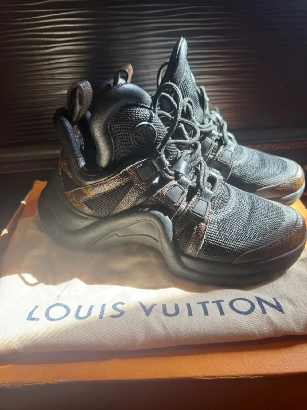 Archlight Leather Louis Vuitton Trainers - Picture 3 of 7